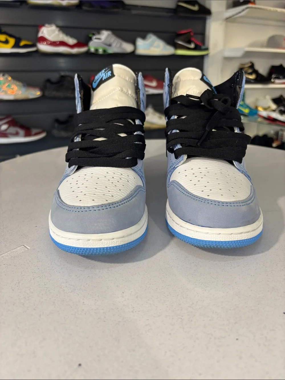 Air Jordan 1 Retro High OG “University Blue” Men’s Size 6